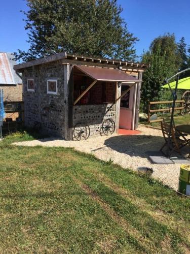 Captivating 1-bed Pod In Passais-villages