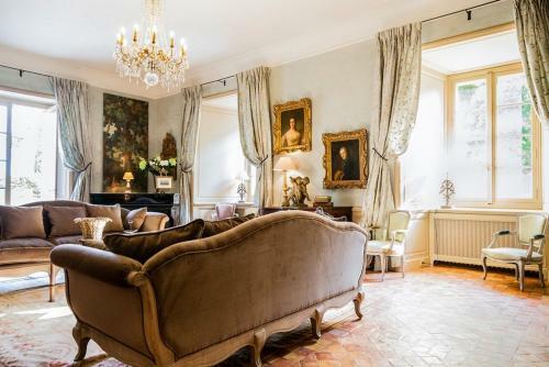 Les Camus Chateau Sleeps 22 Pool Wifi