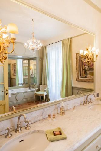 Les Camus Chateau Sleeps 22 Pool Wifi