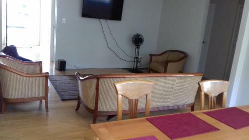 Bed & Breakfast Shooters Saloon