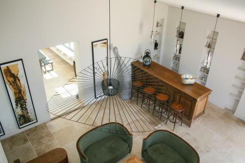 Les Portes-en-re Villa Sleeps 14 With Pool