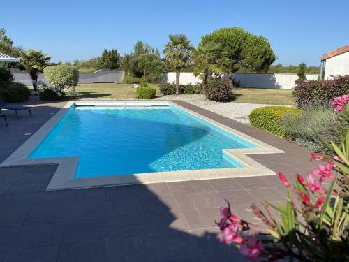 Une Grande Villa Avec Piscine Aux Sables D Olonne