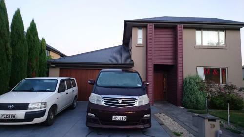 Bed & Breakfast M&y Airport Guest House (red)