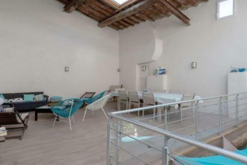 Authentic House 3 10min From The Port