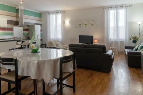 Authentic House 3 10min From The Port
