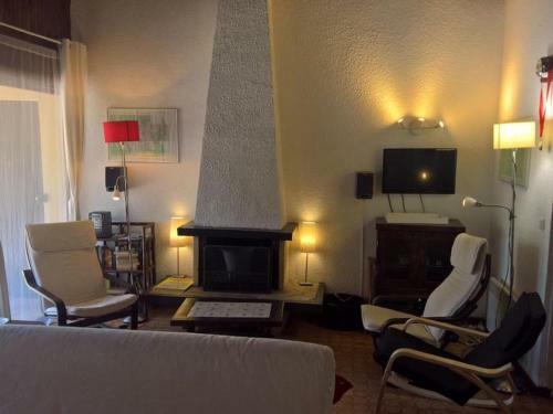 Delightful Holiday Home In Mejannes Le Clap With Pool