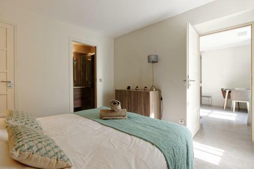 Verlaine Private Apartment