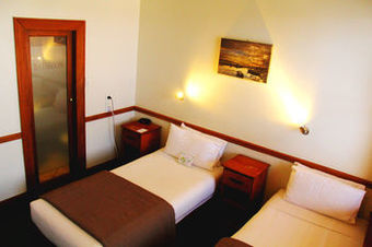 Cambridge Hotel