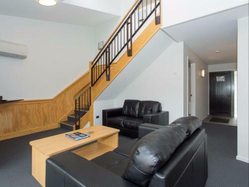 Clearbrook Motel & Serviced Apartments
