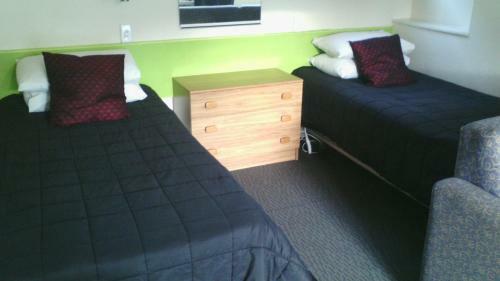 747 Motel & Car Hire