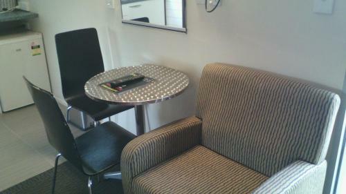 747 Motel & Car Hire