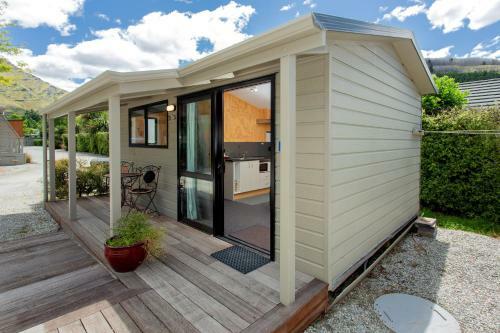 Shotover Top 10 Holiday Park