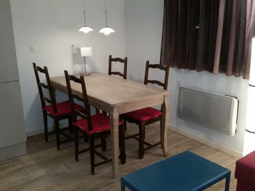 Snug Holiday Home In Morillon Near Skiing