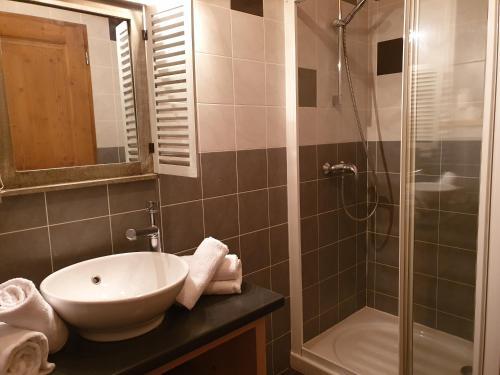 Chalet Les Charmettes Morzine Mc46