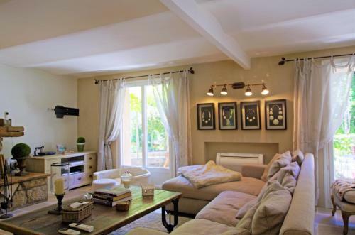 Apartamento Charming Provencal Villa With Swimming Pool