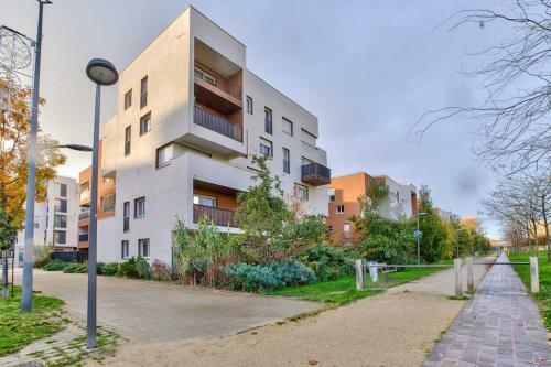 Chic Apart With Terrace And Parking