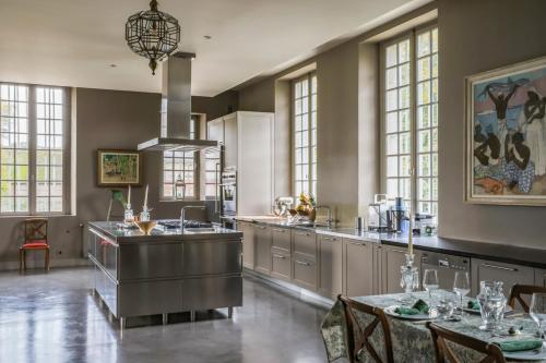 Paluel Chateau Sleeps 21 With Pool And Wifi