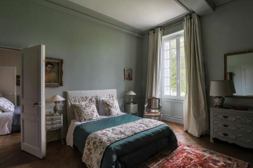 Paluel Chateau Sleeps 21 With Pool And Wifi