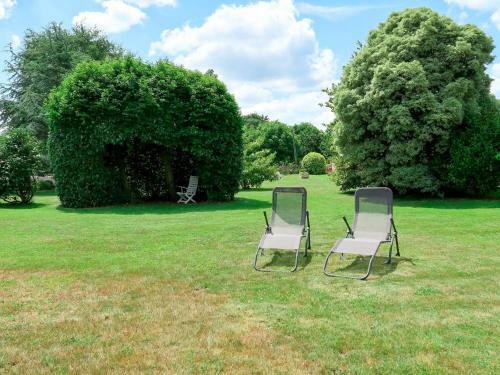 Holiday Home Les Volets Rouges - Peu101