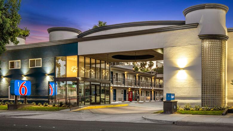 Hotel Anaheim Rodeway Inn & Suites
