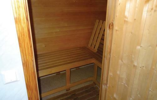 Holiday Home Kvalav�g Tresvikvegen