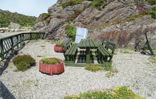 Holiday Home Kvalav�g Tresvikvegen
