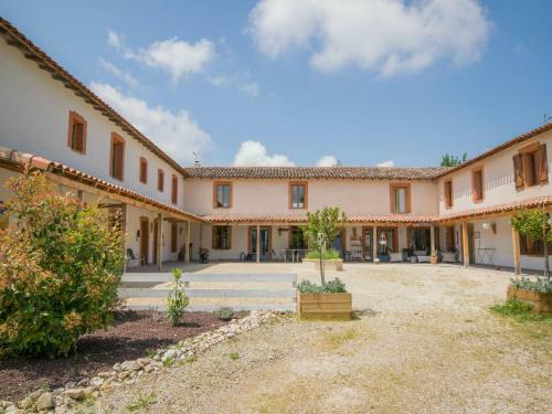Modern Mansion In Tarn With Pool, Impressive Location