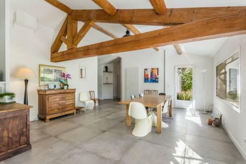 Villa With 6 Bedrooms In Rognes With Private Pool And Wifi