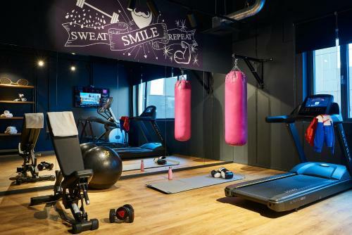 Hotel Moxy Paris Charles de Gaulle Airport