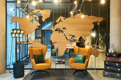 Hotel Moxy Paris Charles de Gaulle Airport