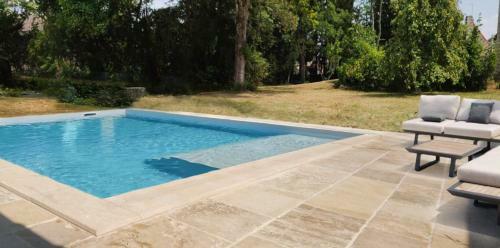 Rully Villa Sleeps 12 With Pool And Wifi