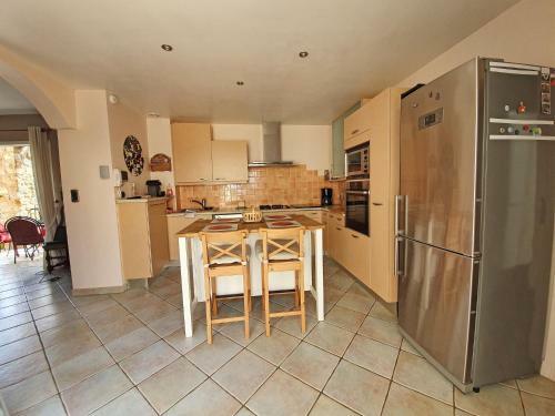 Spacious Villa In Languedoc-roussillon With Private Swimming Pool