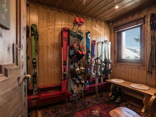 Saint-bon-tarentaise Chalet Sleeps 12 With Wifi