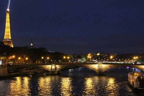 Chic Apart With Great View Of Paris