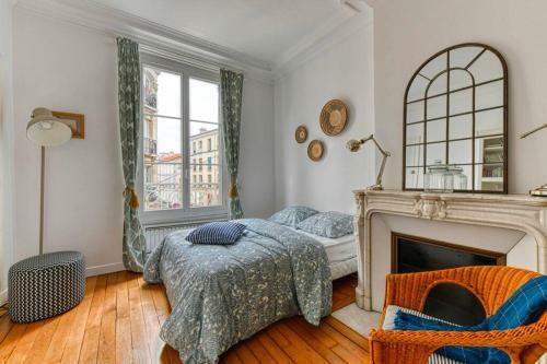 Chic Apart In Parisian Style