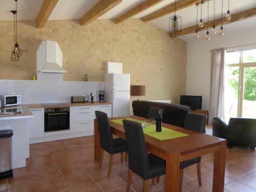 La Vigneraie de Laura: G�te Entre Vignes Et Ch�nes