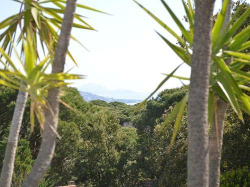 Bright Villa In Sainte-maxime With Private Pool