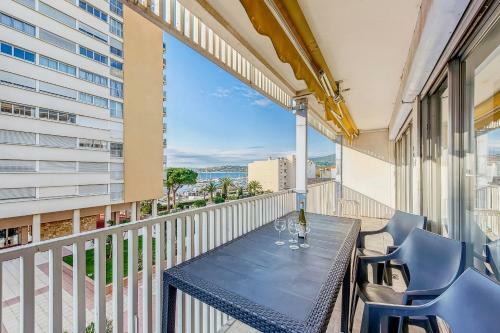 Charming Apartment Close To The Sea