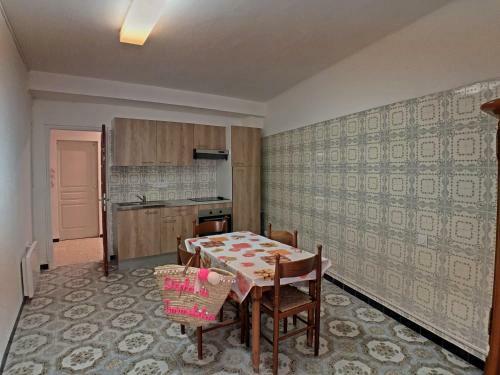 Apartamento R�f : Ls 47 Appartement 4pers Route D'arles