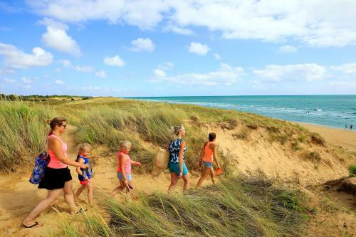 Camping Plage Des Tonnelles **** - Maeva
