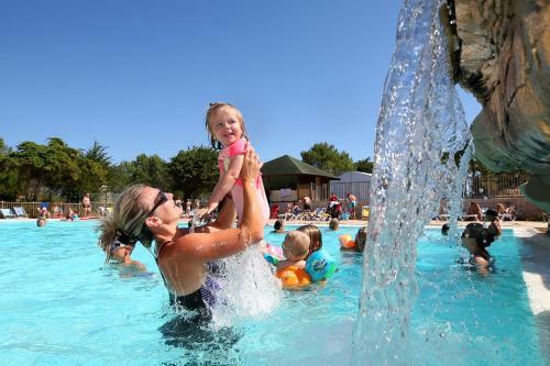 Camping Plage Des Tonnelles **** - Maeva