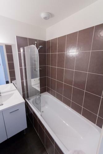 Une Maisonnette Vendeenne Avec Acces Piscine