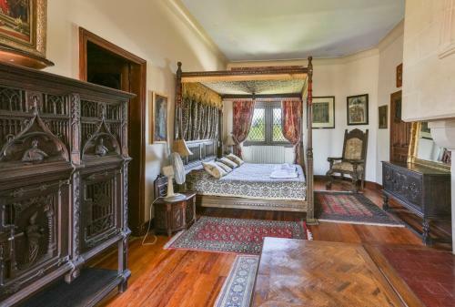 Maine D'euche Chateau Sleeps 30 Pool Wifi