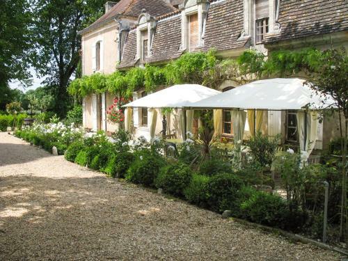 Saint-martin-de-riberac Chateau Sleeps 16 Pool Wifi