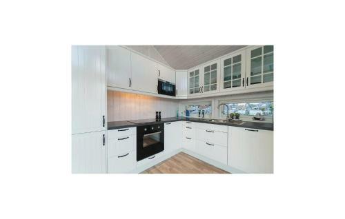 Holiday Home Skodje H�yvika