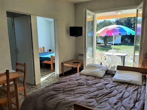 Pleasant Holiday Home In Saint-savinien With Pool