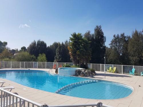 Pleasant Holiday Home In Saint-savinien With Pool