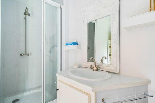 Saint-urcisse Villa Sleeps 8 Pool Wifi