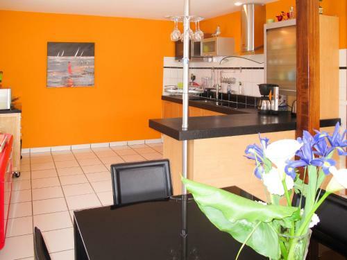 Holiday Home Les Embruns - Rhu100