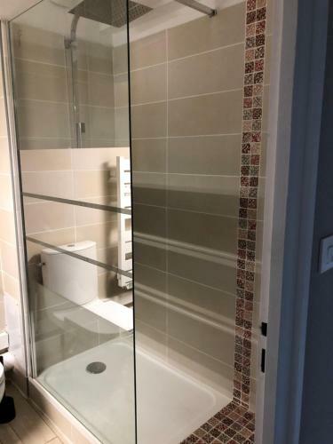 Hostal La Villa Des Pr�s Chambre Banza�